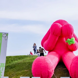 網(wǎng)紅打卡 巨型芭比兔